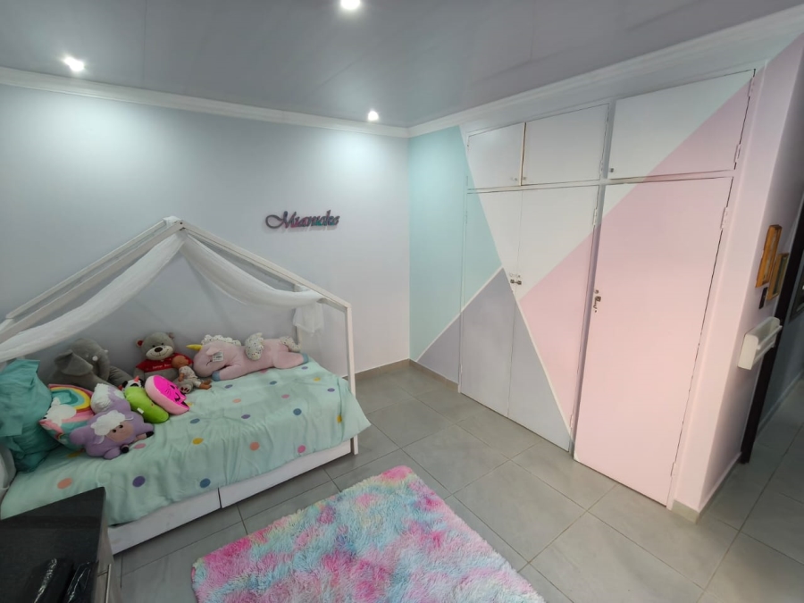 3 Bedroom Property for Sale in Safari Gardens North West